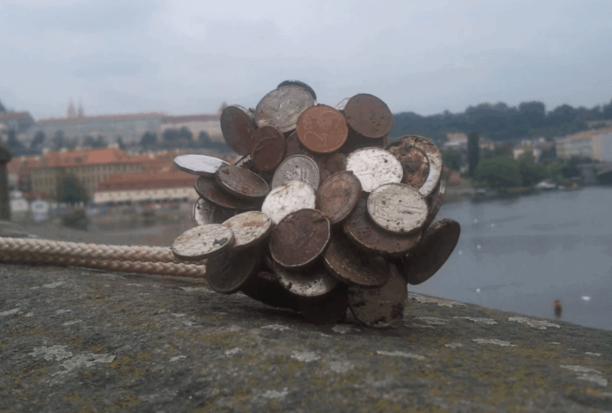 mince vytažené z řeky fishing magnetem