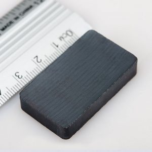 Feritový magnet kvádr 40x25x5 mm - Y30BH
