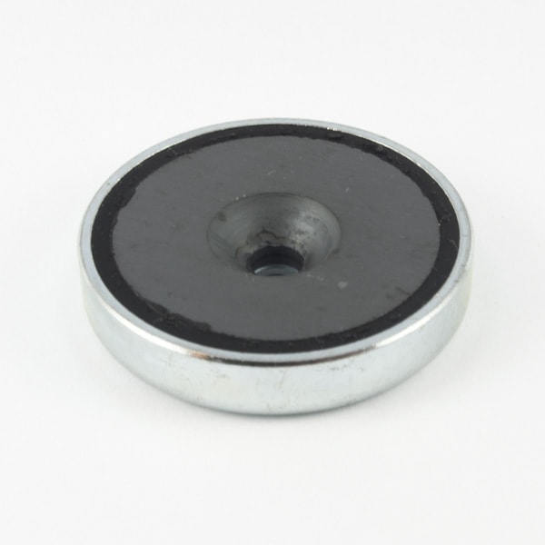 Magnet v pouzdře s dírou pro skrutku 40x8 mm (feritový)