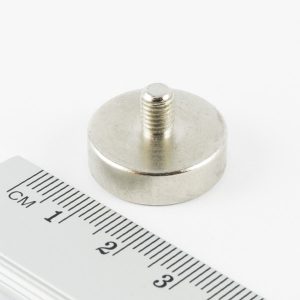Magnet v pouzdře s vnějším závitem 20x5 mm