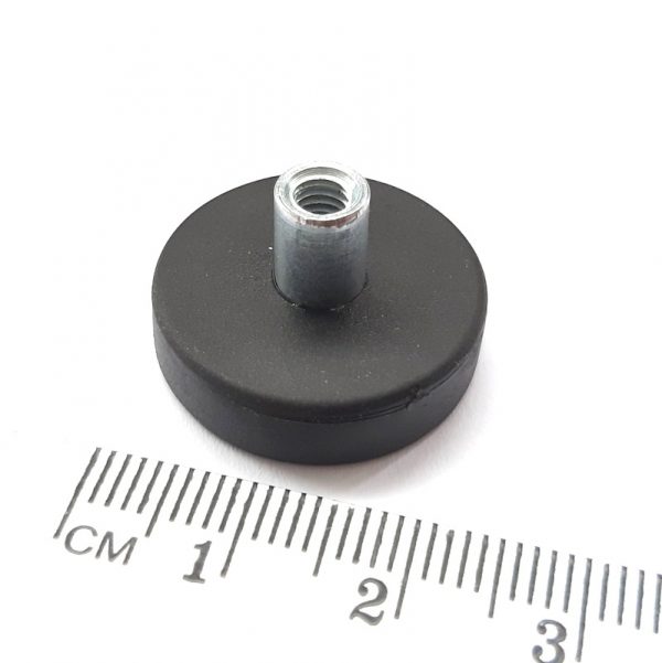 Magnet v pouzdře s vysunutým vnitřním závitem 22x6 mm pogumovaný