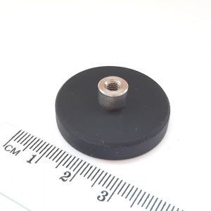 Magnet v pouzdře s vysunutým vnitřním závitem 31x6 mm pogumovaný
