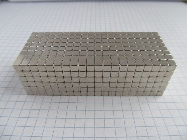 Neodymový magnet kostka 4x4x4 mm - N42