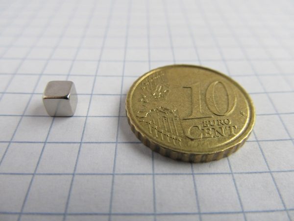 Neodymový magnet kostka 4x4x4 mm - N42