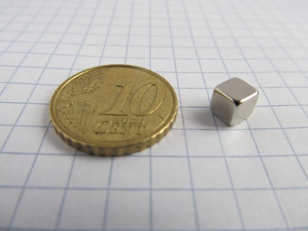 Neodymový magnet kostka 5x5x5 mm - N35