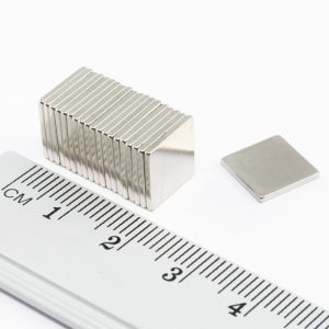 Neodymový magnet kvádr 10x10x1,2 mm - N38