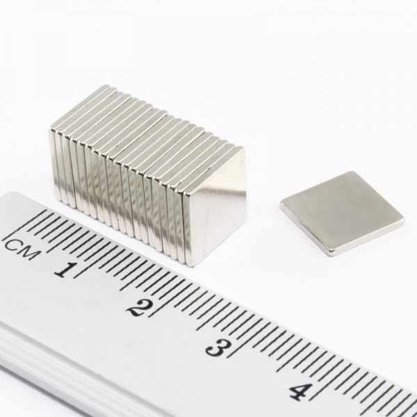 Neodymový magnet kvádr 10x10x1,2 mm - N38