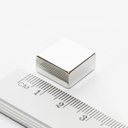Neodymový magnet kvádr 15x15x8 mm - N38