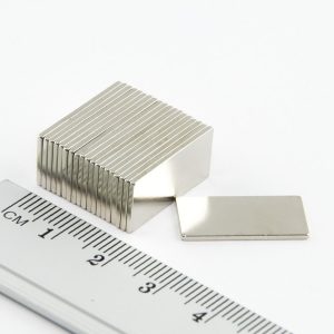Neodymový magnet kvádr 20x10x1 mm - N38
