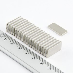 Neodymový magnet kvádr 20x10x2 mm - N38