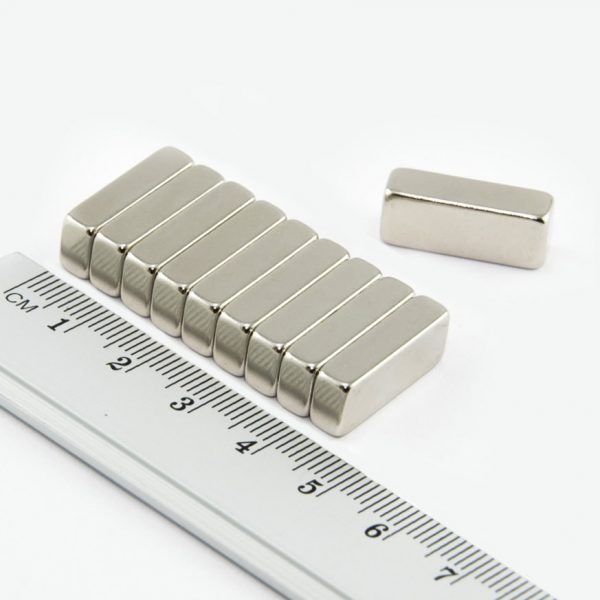 Neodymový magnet kvádr 20x8x5 mm - N35