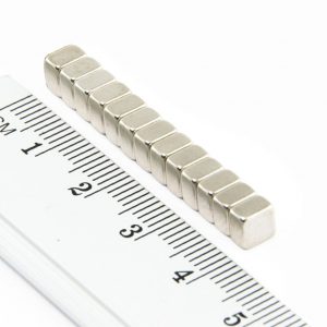Neodymový magnet kvádr 5x5x3 mm - N52