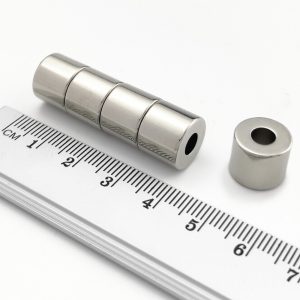 Neodymový magnet prsten 12-5x10 mm - N38