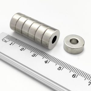 Neodymový magnet prsten 15-6x6 mm - N38