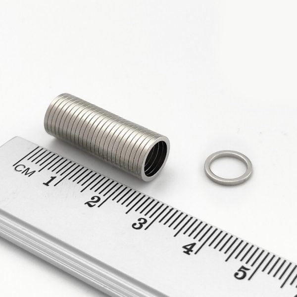 Neodymový magnet prsten 9-7x1 mm - N38