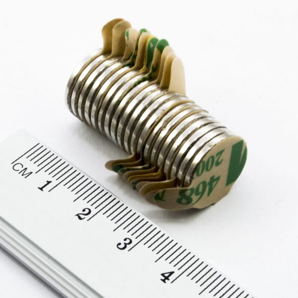 Neodymový magnet válec 14x1,5 mm se samolepkou - N42