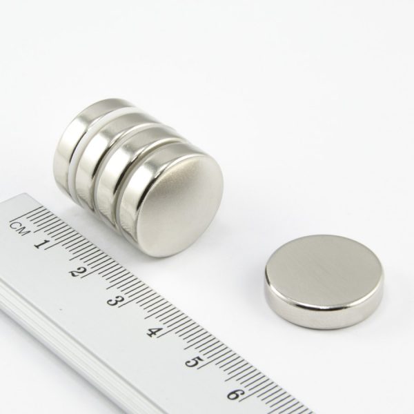 Neodymový magnet válec 20x4 mm - N38