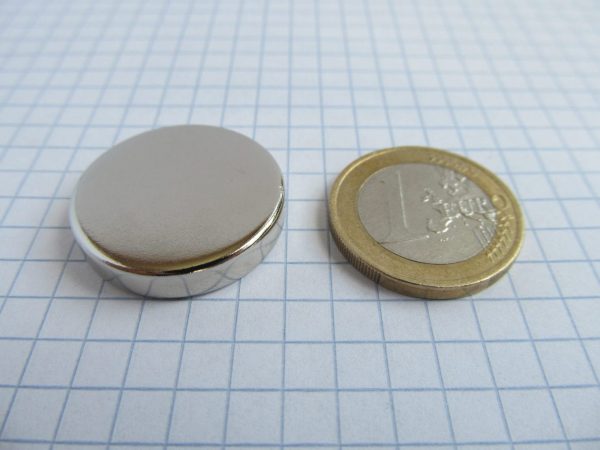 Neodymový magnet válec 25x5 mm - N38