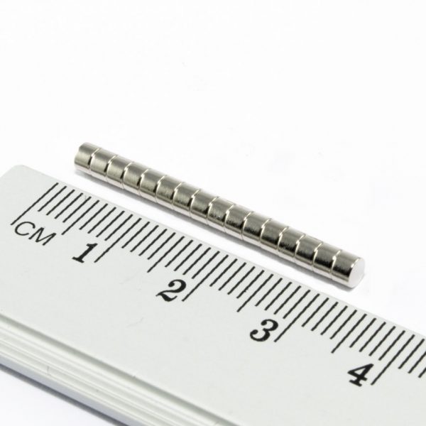 Neodymový magnet válec 3x1,7 mm - N25