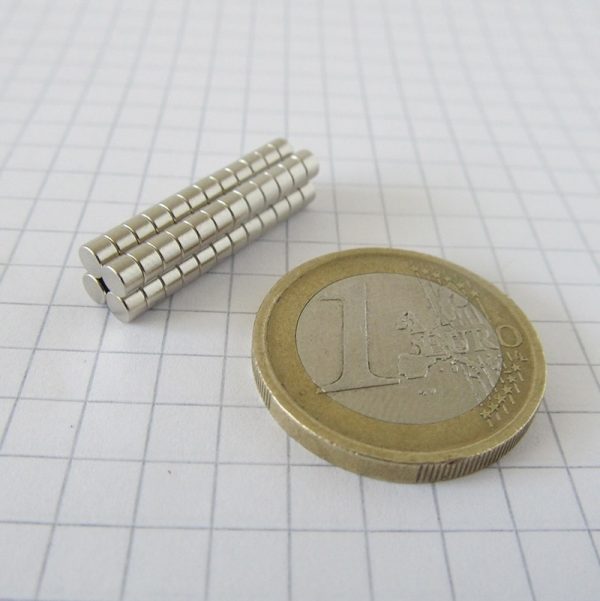 Neodymový magnet válec 3x2 mm - N38