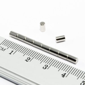 Neodymový magnet válec 3x5 mm - N38