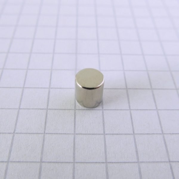 Neodymový magnet válec 5x5 mm - N38