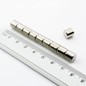 Neodymový magnet válec 8x8 mm - N42