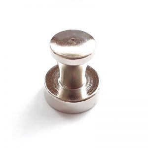 Ocelová figurka - kancelářský magnet