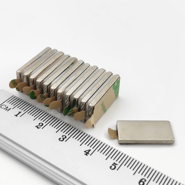 Neodymový magnet kvádr 20x10x2 mm se samolepkou - N38