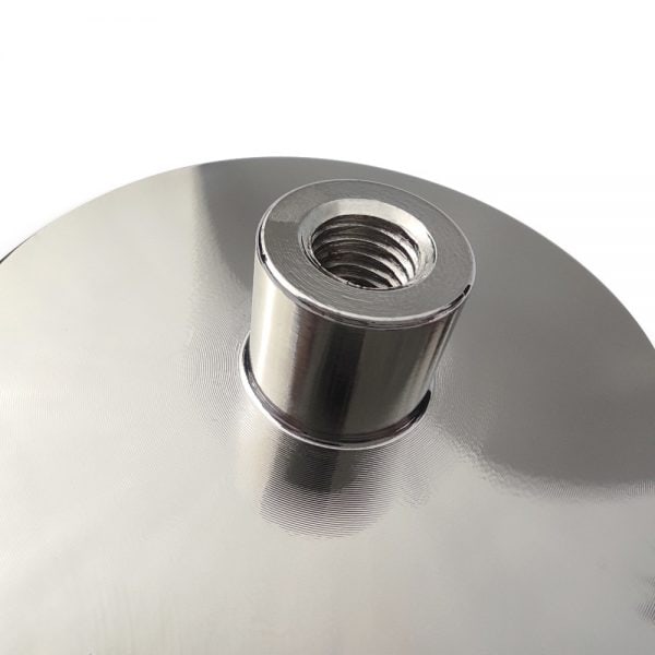 Magnet v pouzdře s vysunutým vnitřním
  závitem 75x18 mm