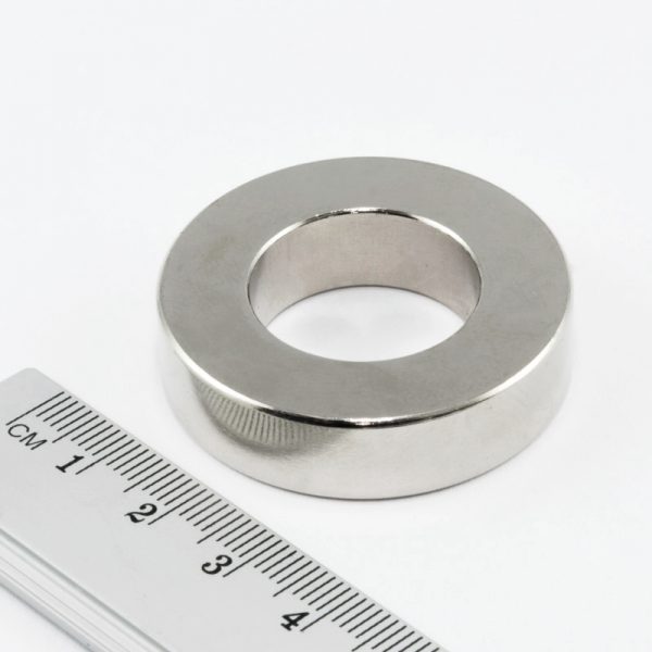 Neodymový magnet prsten 40-22x10 mm