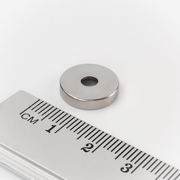Neodymový magnet válec 14x3 mm s dírou M4
