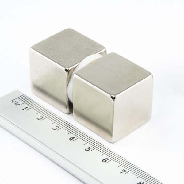 Kostkový magnet 25 mm