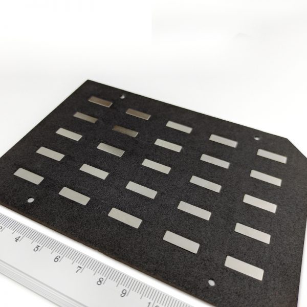 Neodýmový magnet kvádr 15x5x0,5 mm se samolepkou