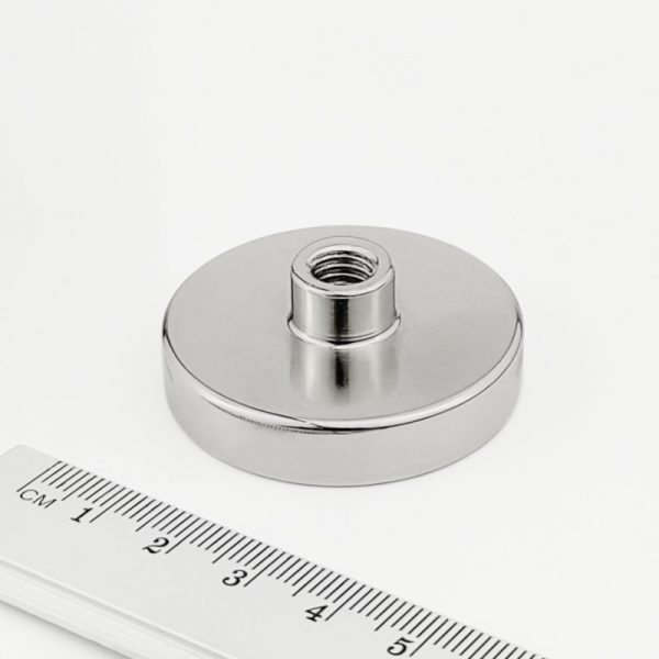 Magnet v pouzdře s vysunutým vňitřním závitem 42×8,5 mm