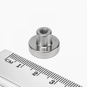 Magnet v pouzdře s vysunutým vnitřním závitem 16x4,5 mm - N38