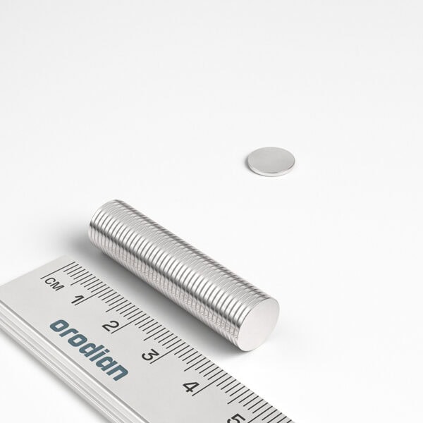 neodymový magnet válec 10x1 mm