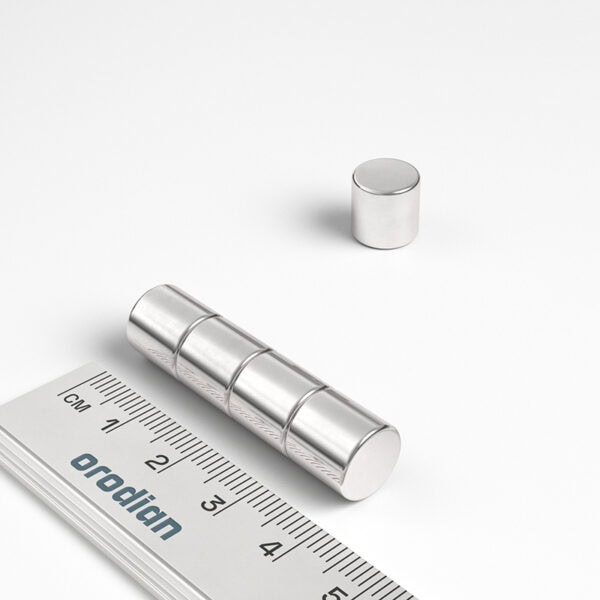 neodymový magnet válec 10x10 mm