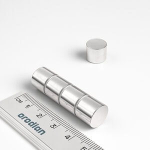 neodymový magnet válec 12x10 mm