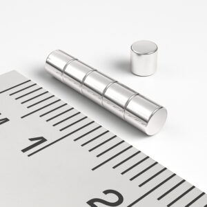 neodymový magnet válec 3x3 mm