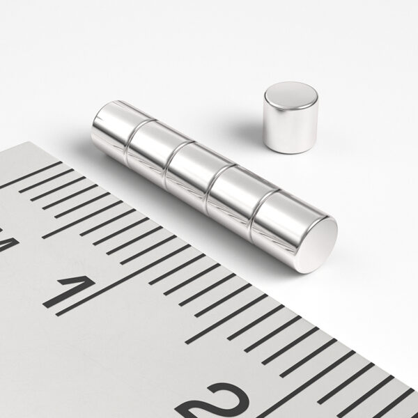 neodymový magnet válec 3x3 mm