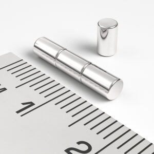 neodymový magnet válec 3x5 mm
